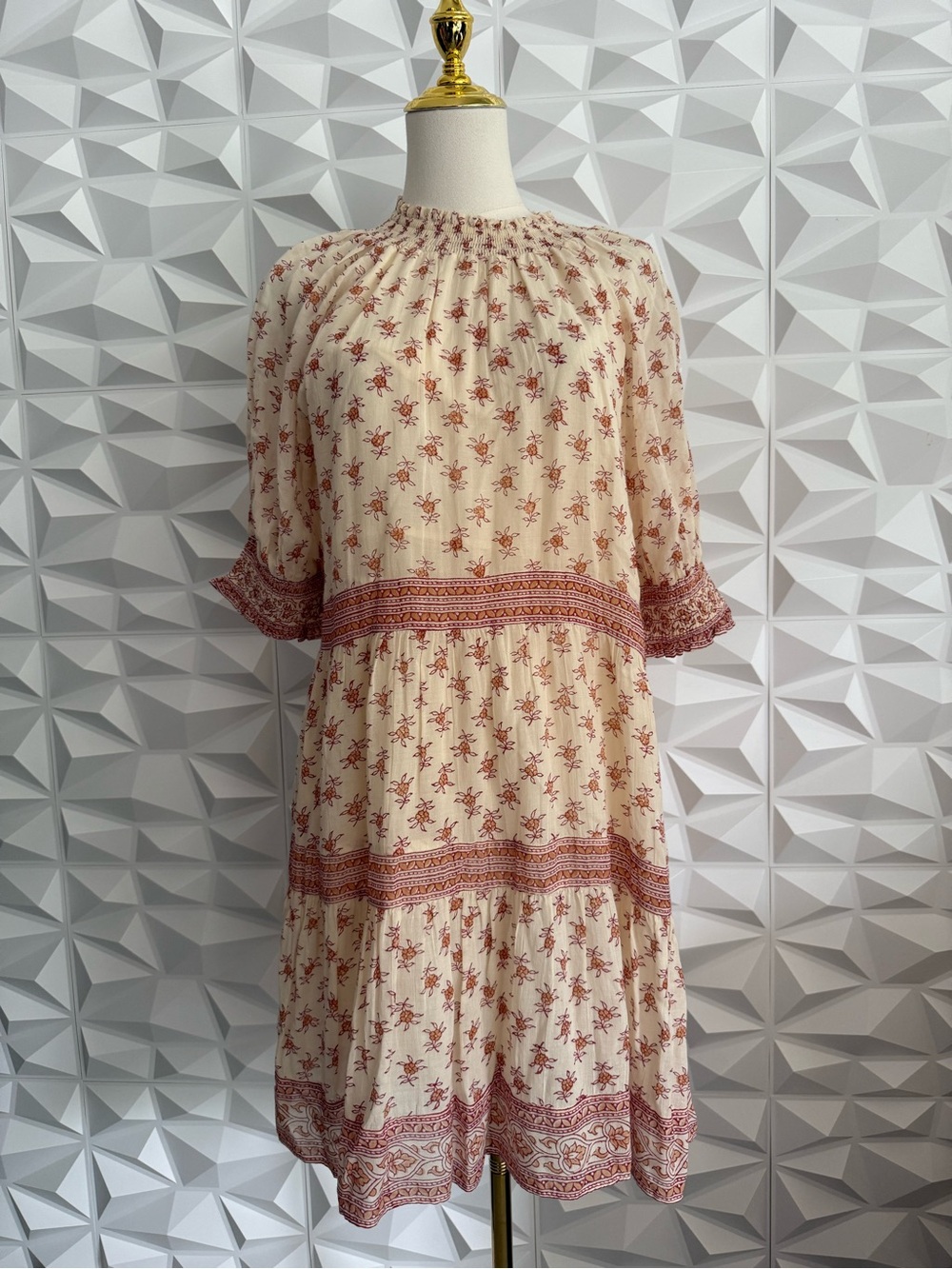 Saylor Sz M Boho Floral Tiered Dress in Cream and Rust Knee Length